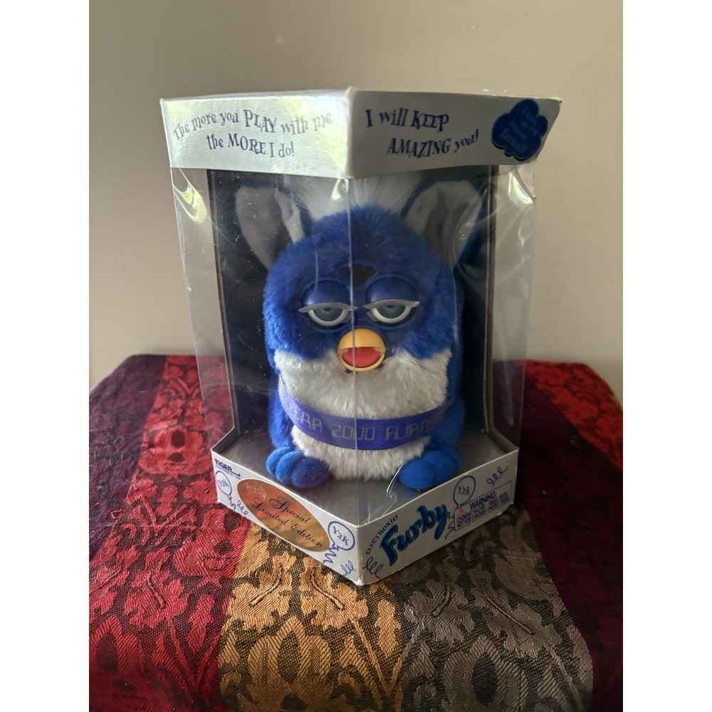 Furby 2000 Y2K Blue Special Limited Edition Millennium NIB Factory Sealed 1999